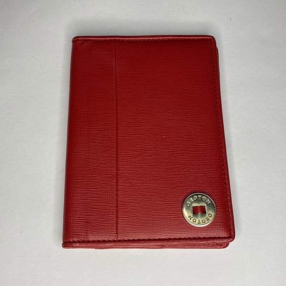 Oroton Accessories - OROTON leather passport holder